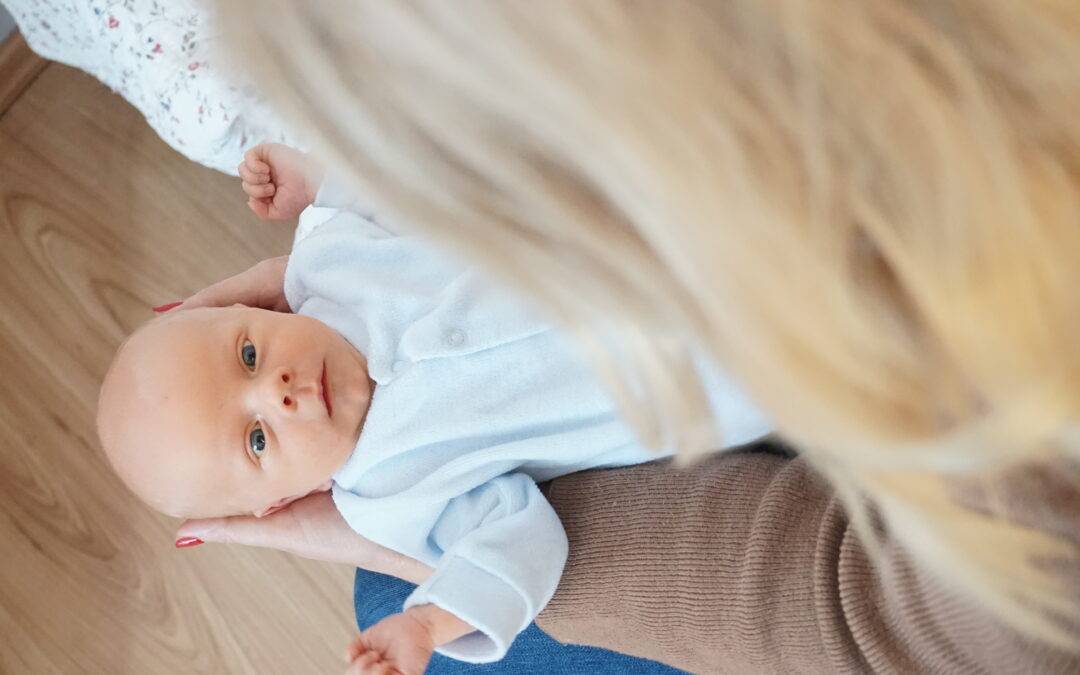 Co może nas zaniepokoić w rozwoju niemowląt?